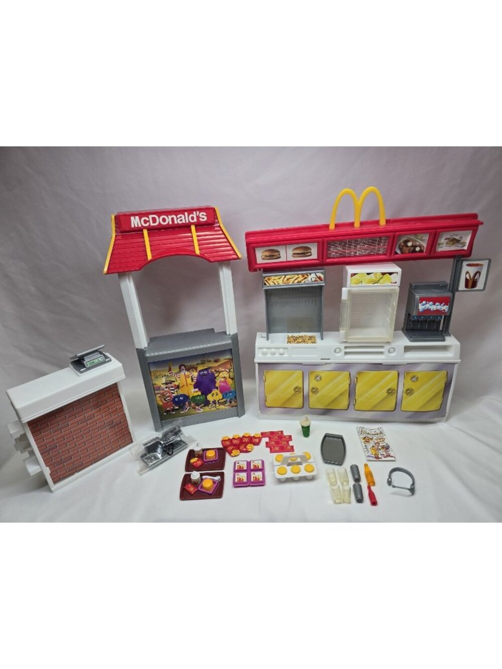 Vintage Mattel Barbie McDonald's Fun Time Restaurant Playset Incomplete 2001